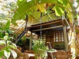 Sensitive Tantraseminare im wunderschönen Khamma Kethna Baumhaus Resort am ruhigen Strand von Agonda im Dschungel von Goa.